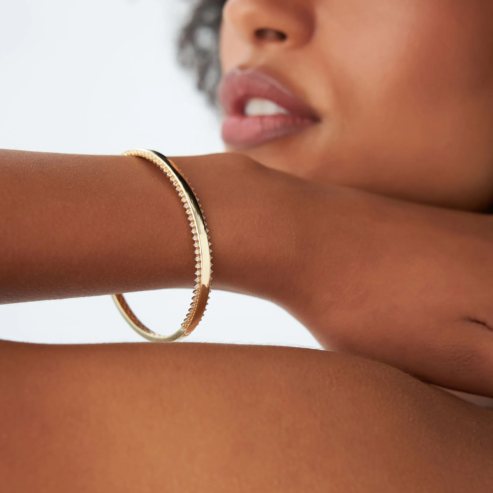 14k 0.85 Ctw Statement Diamond Bangle Bracelet