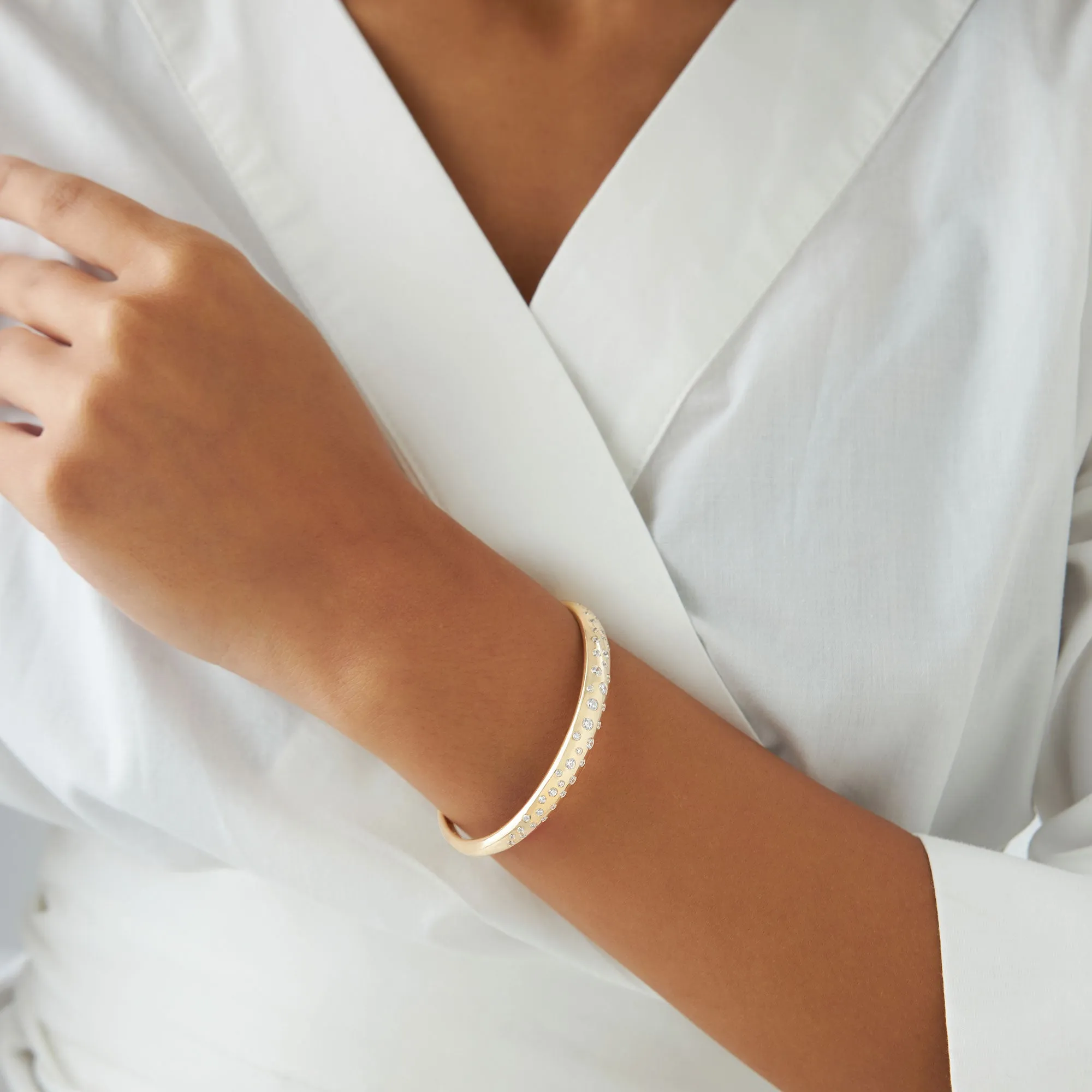 14k 1.20ctw Dome Floating Diamond Bangle Bracelet