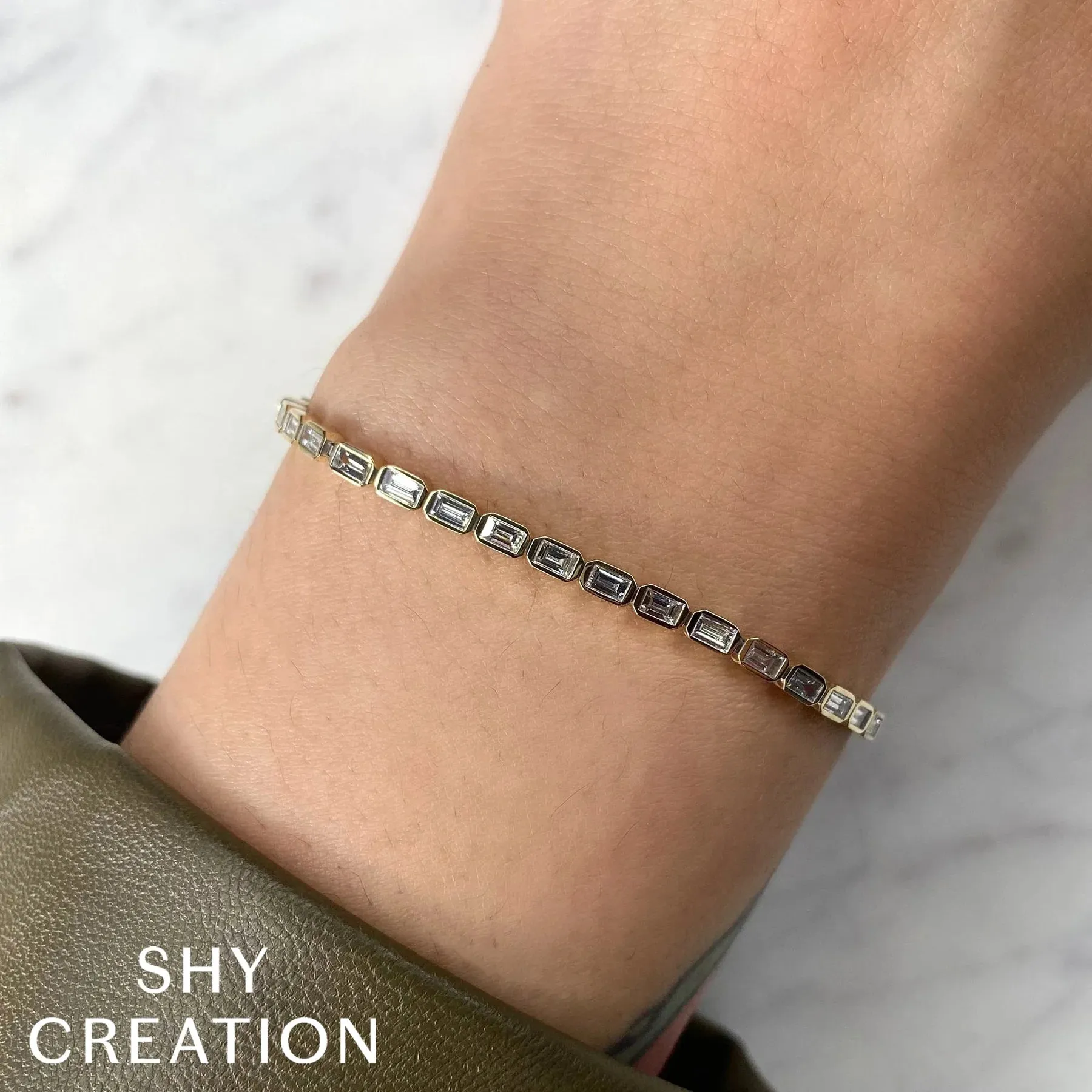 14K Yellow Gold 2.20 Carat Total Weight Baguette Diamond Bezel Bracelet