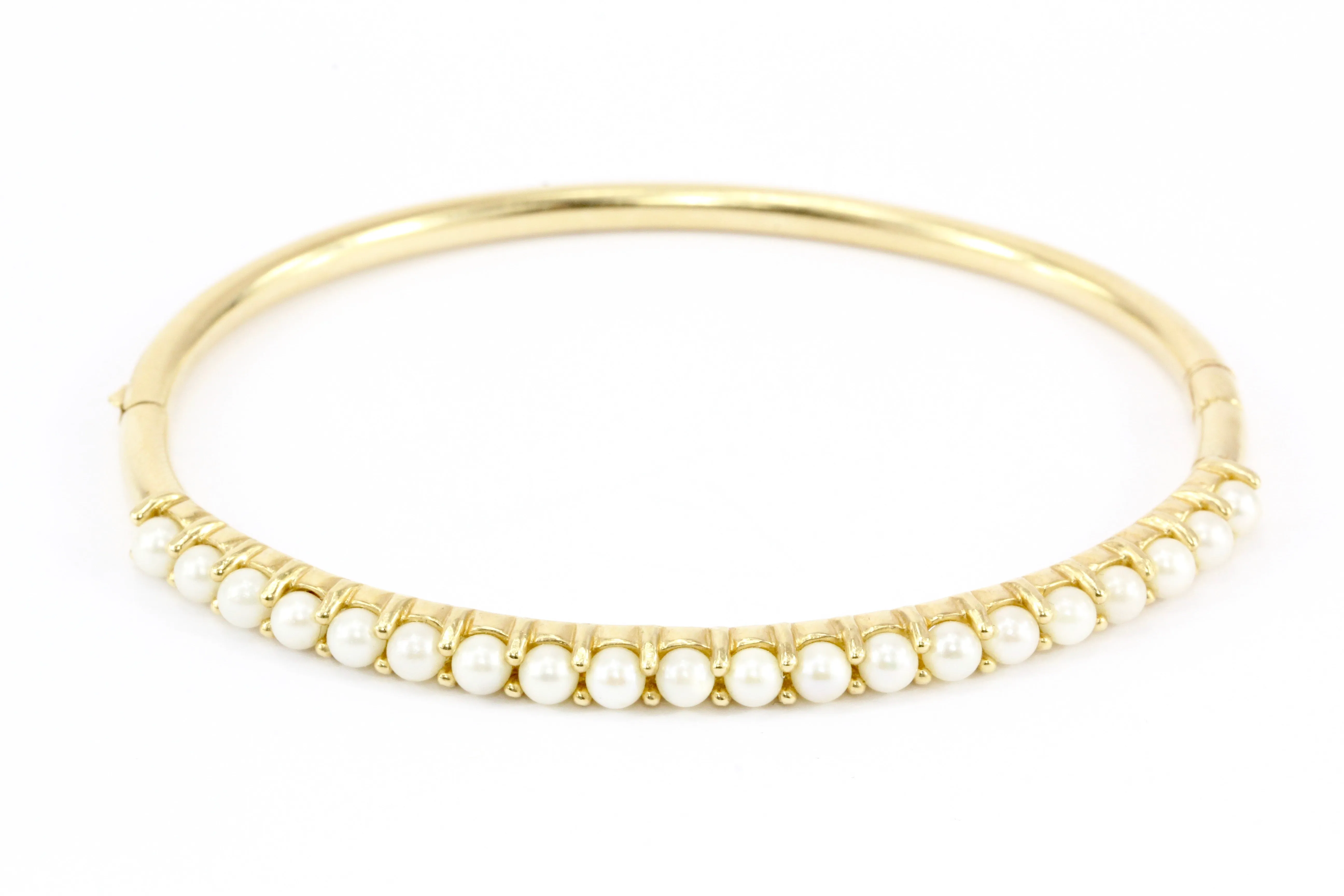 14K Yellow Gold 3.2mm Pearl Bangle Bracelet