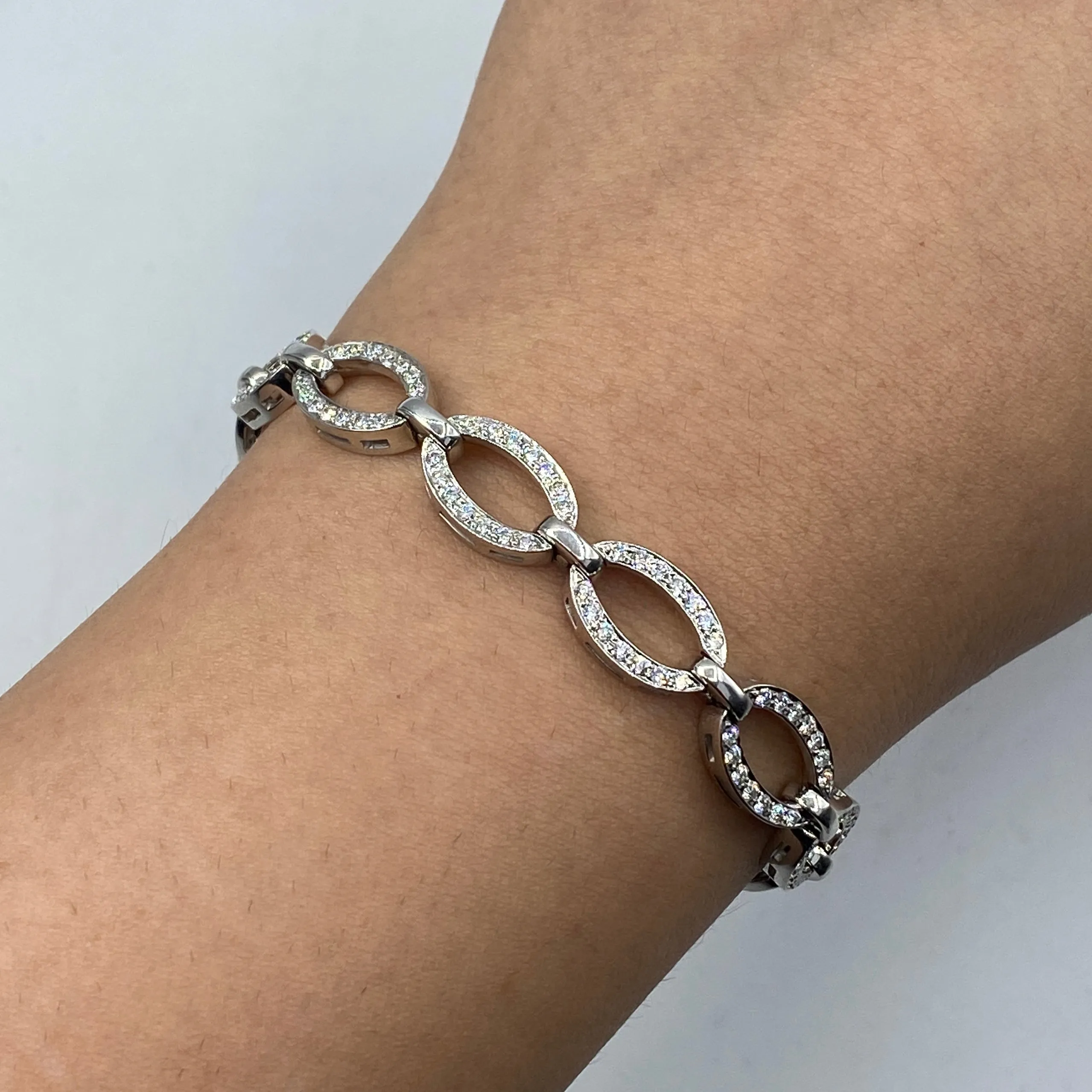 18K Circle Link Diamond Bracelet