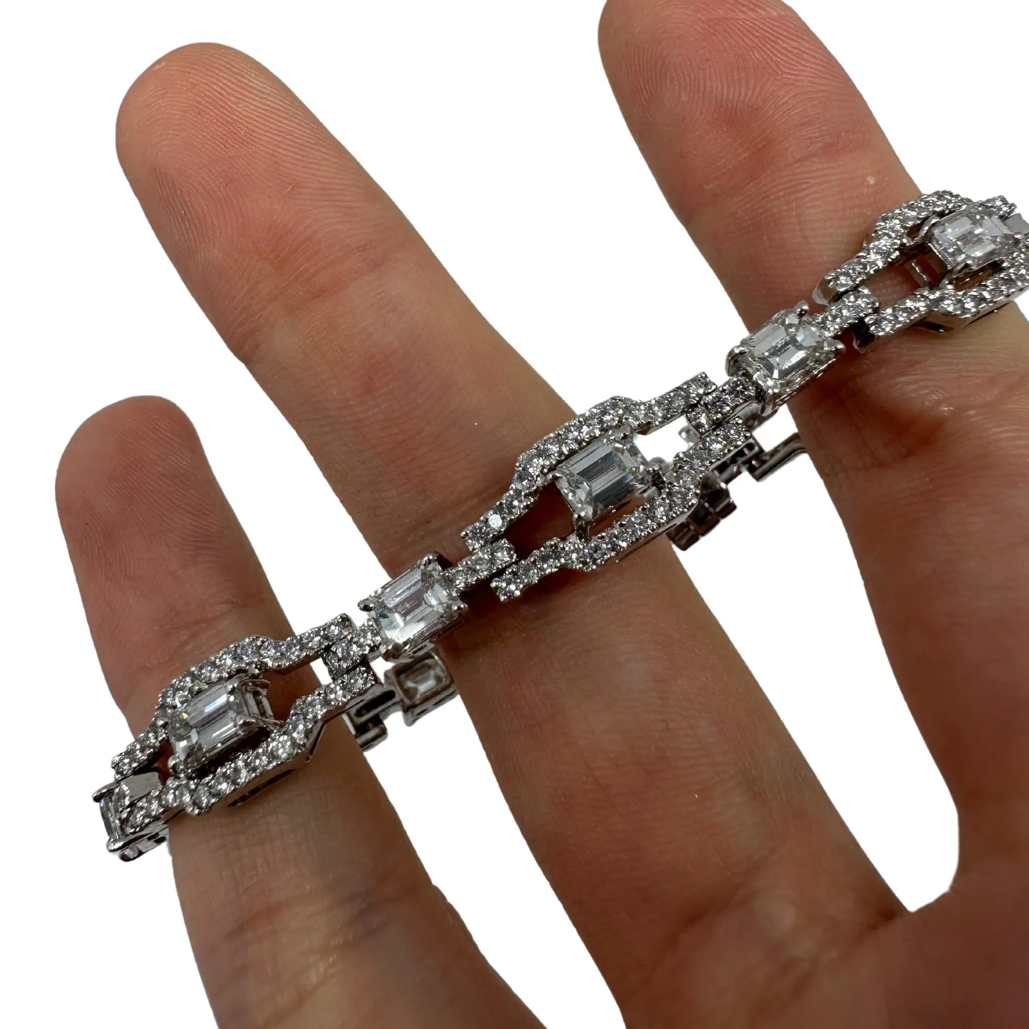 18K White Gold Emerald Cut Diamond Bracelet - 6.5 inches
