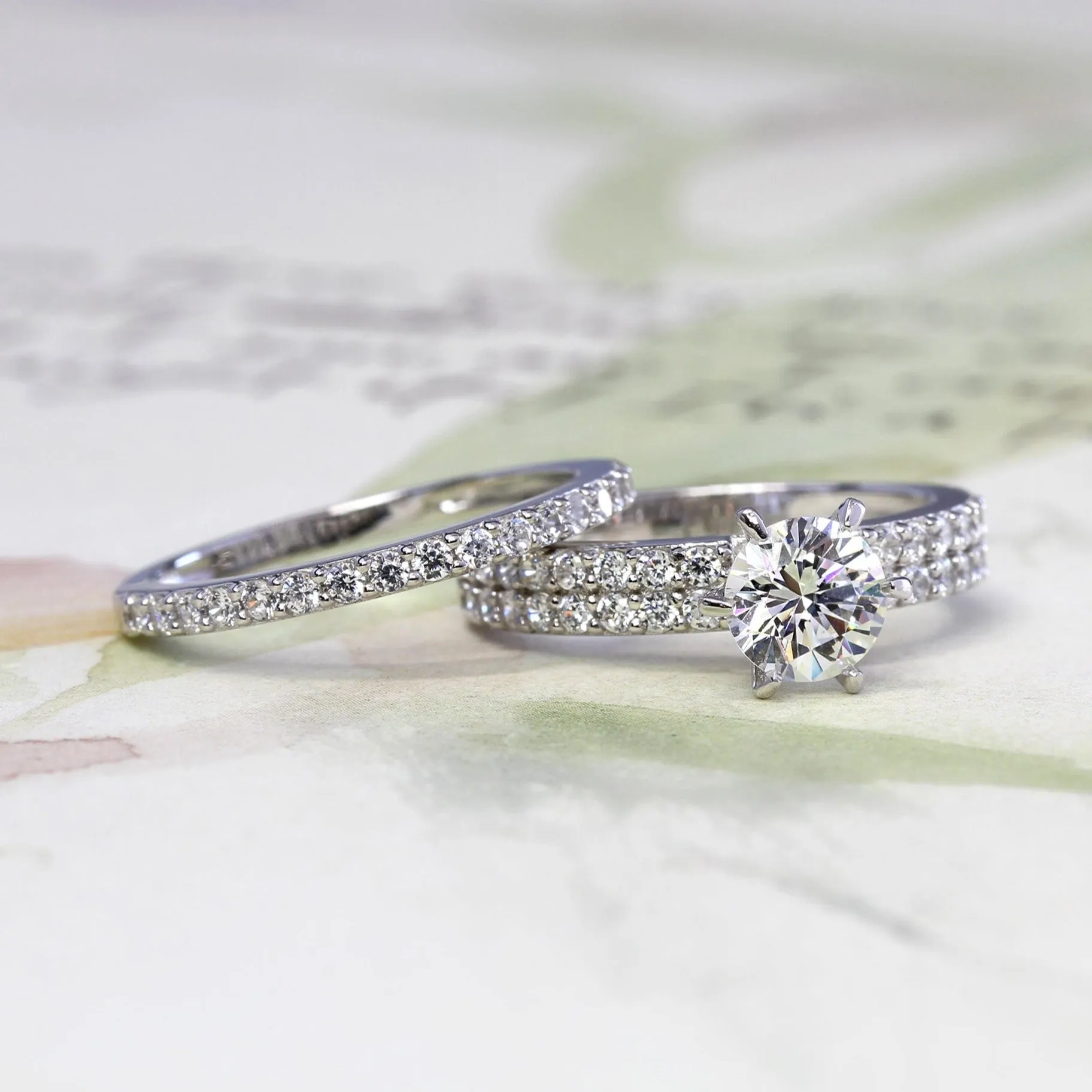 Chic Modern Flat Bridal Ring Set, 1.2 CT
