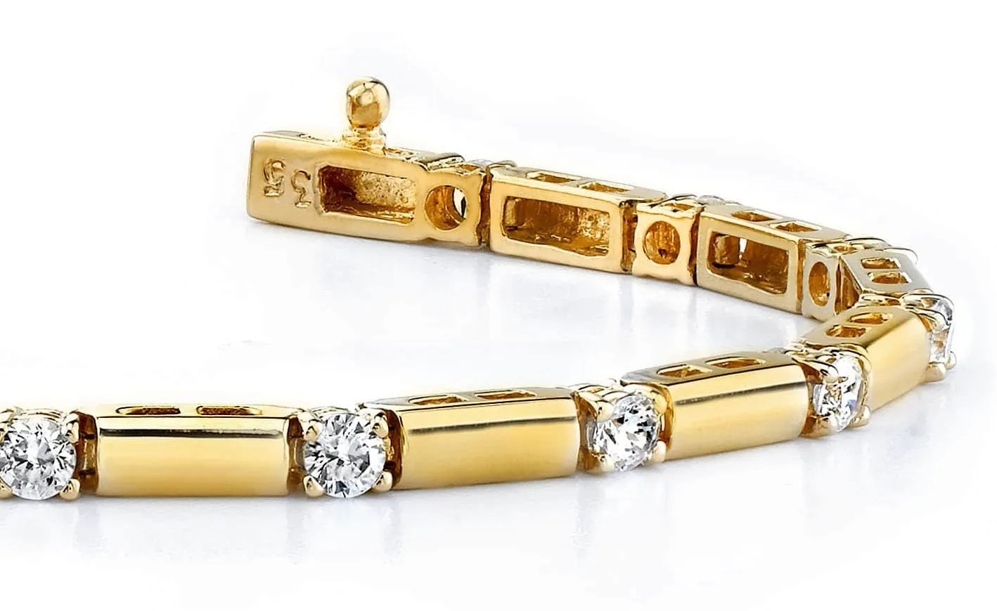 Clean Design Diamond And Bar Lab-Grown Diamond Bracelet with 1.53 ct.(finished) 3.0mm