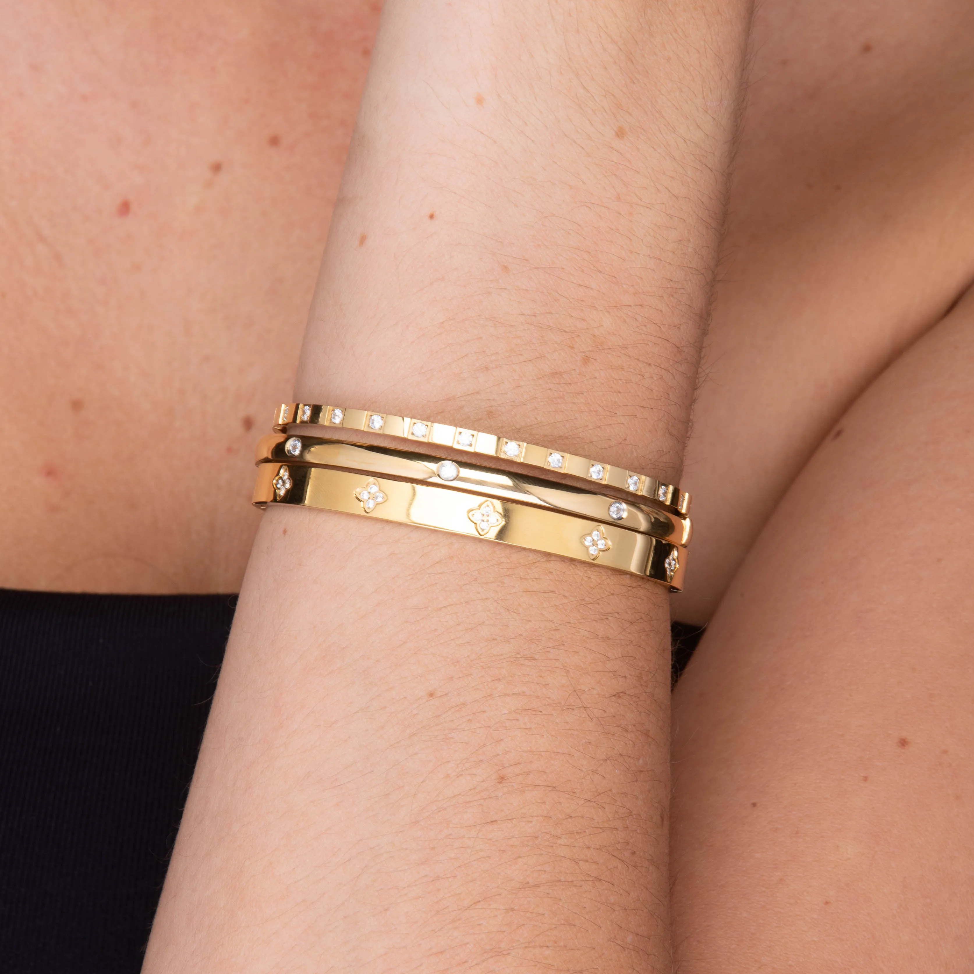 Clover Sapphire Hinged Bangle Bracelet