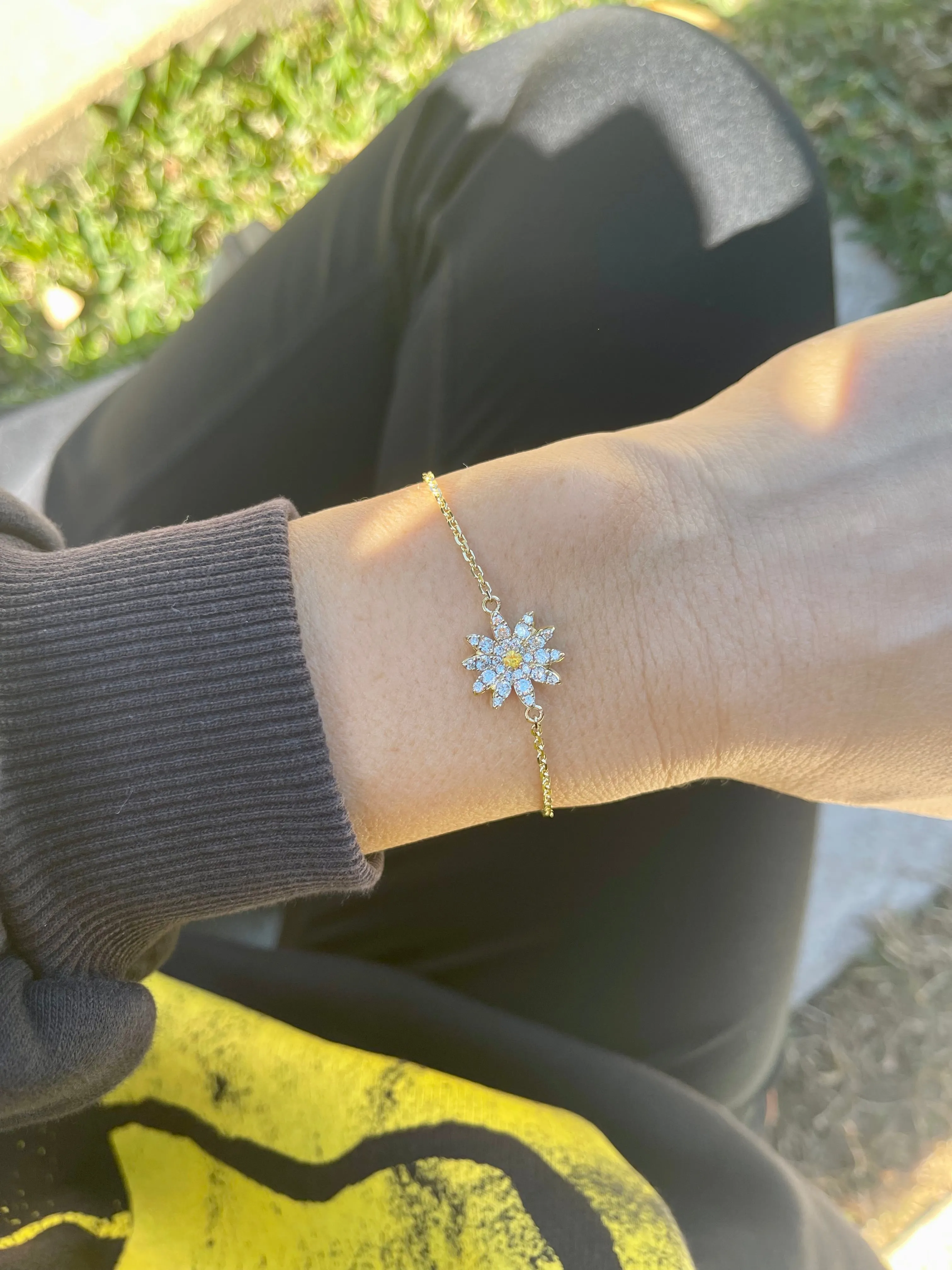 DAISY CHAIN BRACELET
