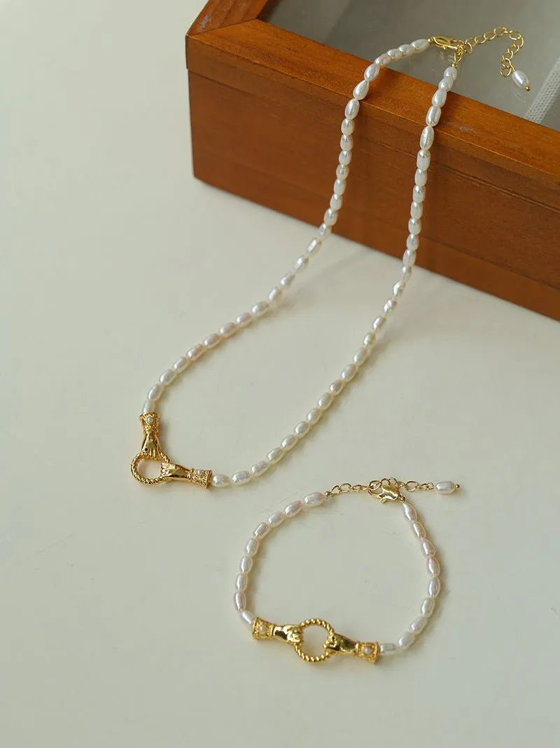 Double-Handed Ring Clasp Pearl Beaded Bracelet
