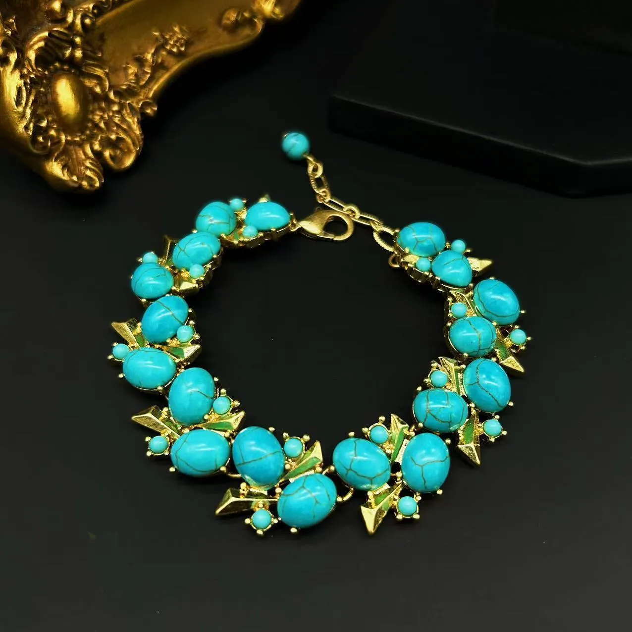 Fashionable Elegant Court Turquoise Necklace