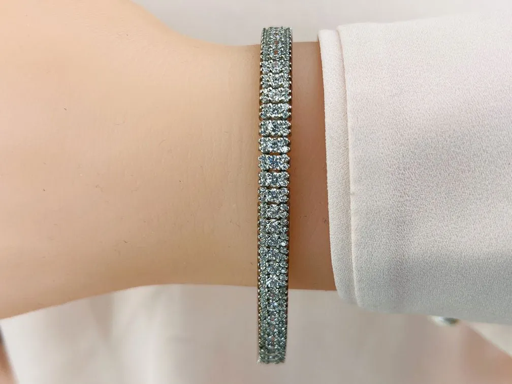 Flashy Prong Set Diamond Bracelet with 4.88 ct.(finished) 1.2mm, 2.2mm