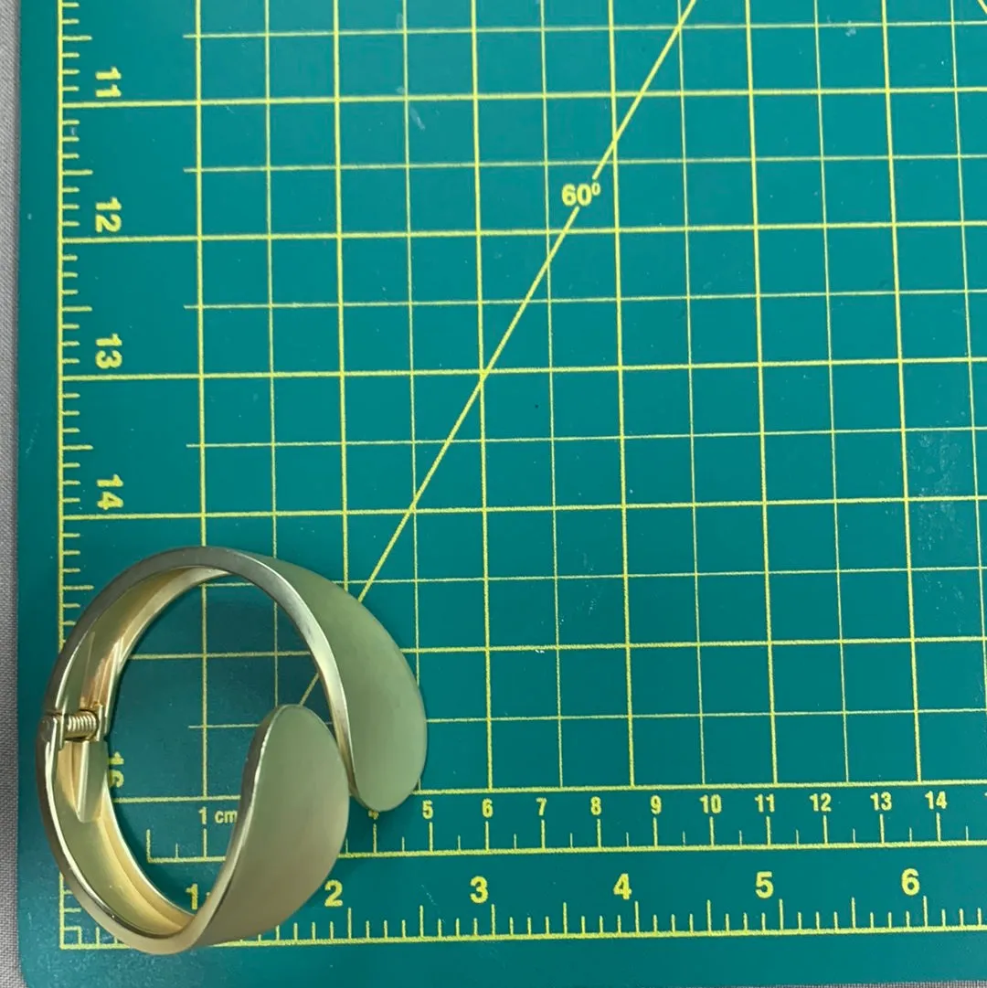 Flat Oval Gold Bracelet
