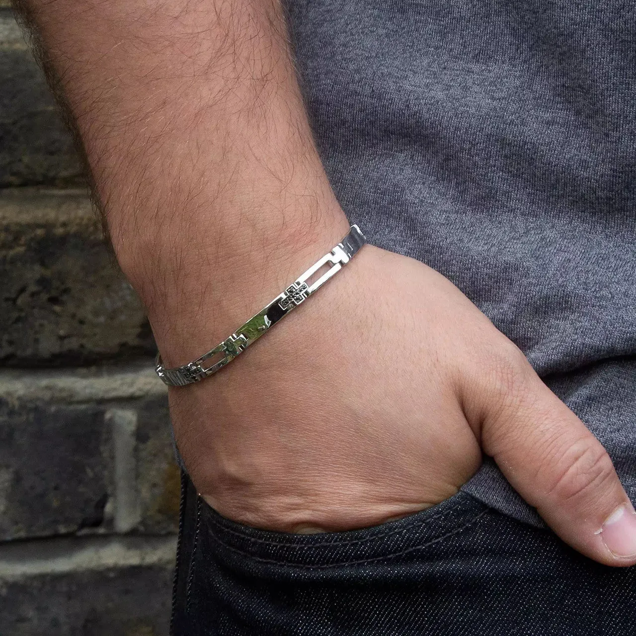 Men's Sterling Silver Black Sapphire Cross Link Bracelet