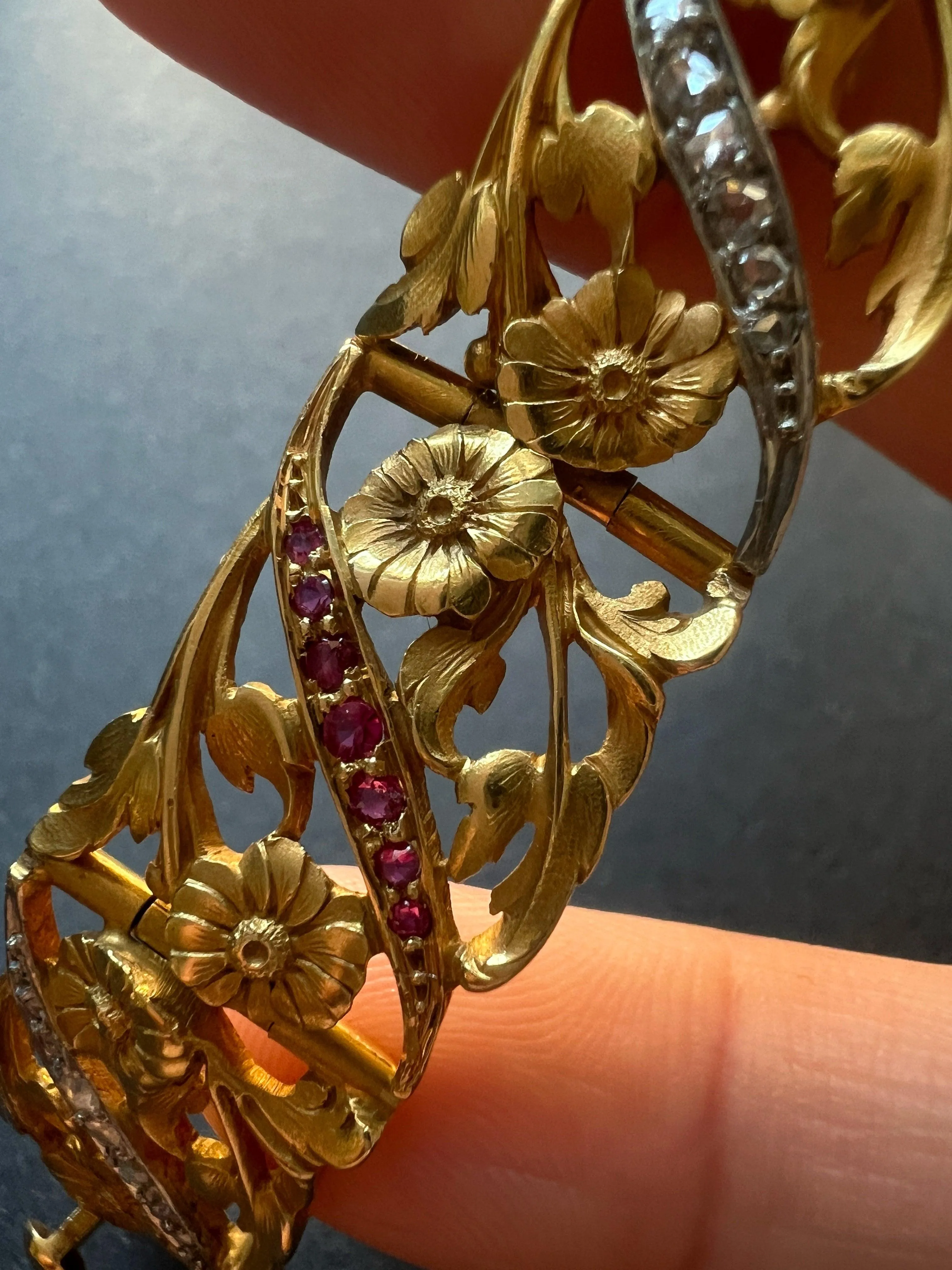 Museum quality French Art Nouveau 18K gold diamond ruby flower bracelet