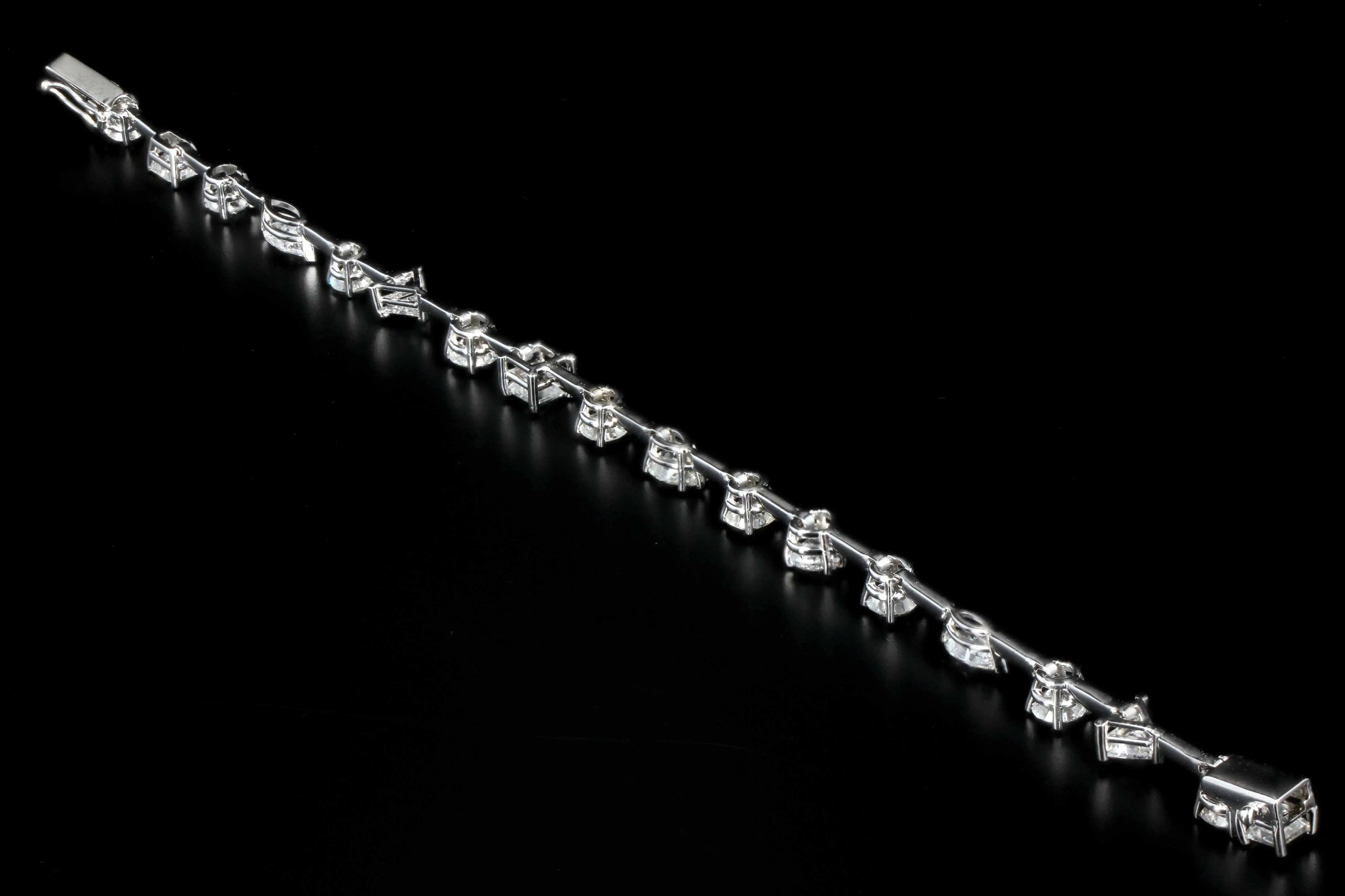 New 18K White Gold 7.51 Carat Mix Diamond Bracelet