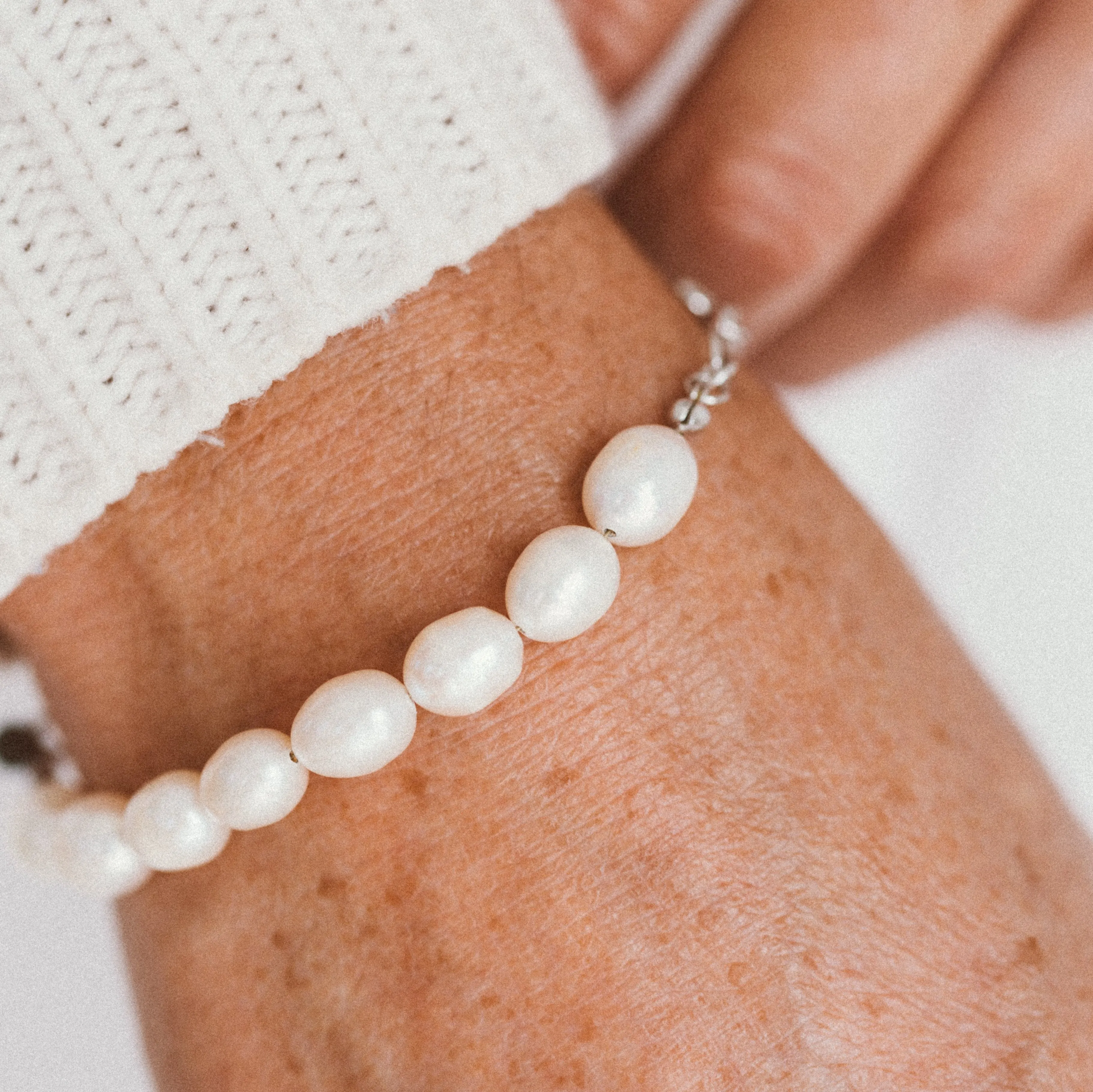 Pearl and Chain Bracelet