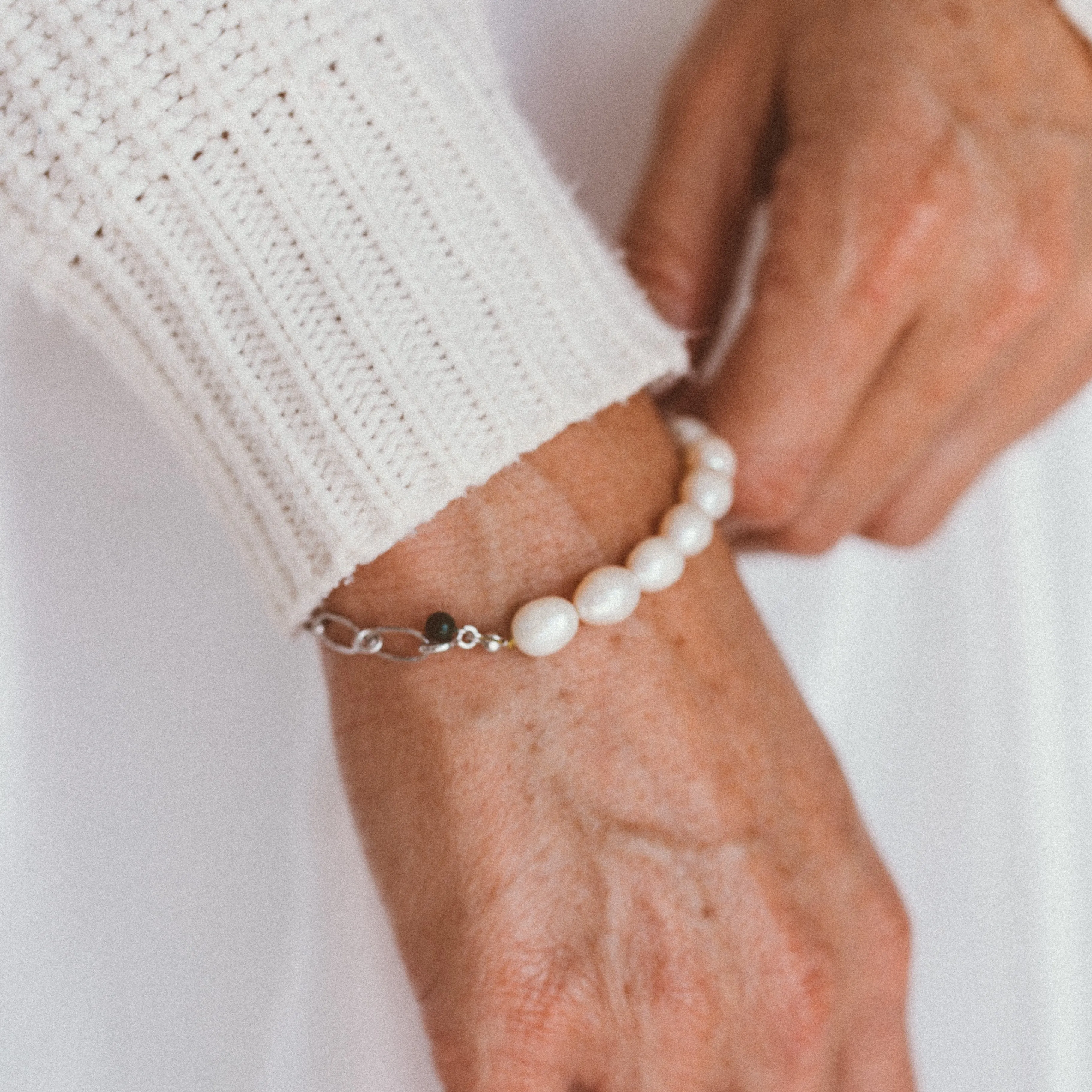 Pearl and Chain Bracelet