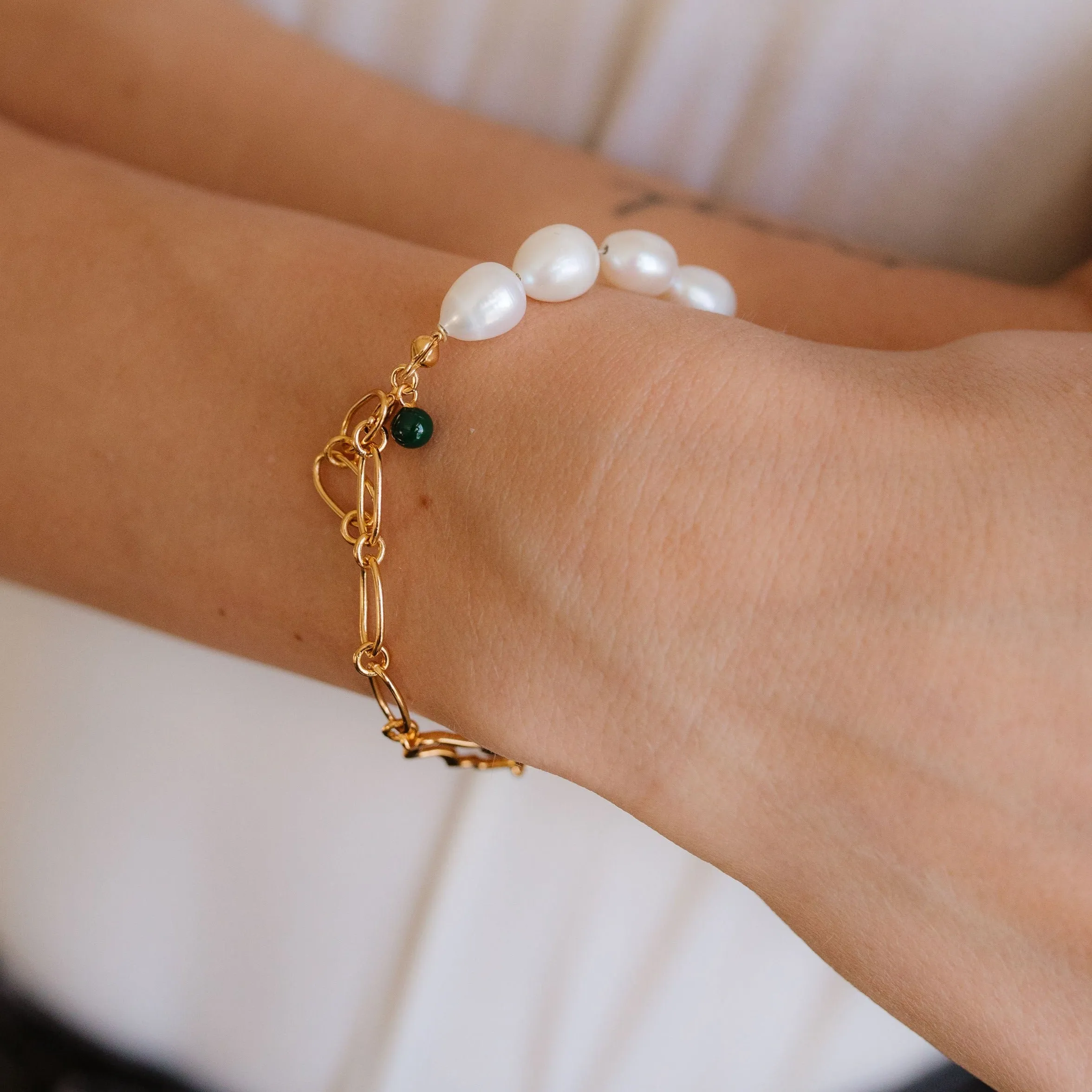 Pearl and Chain Bracelet