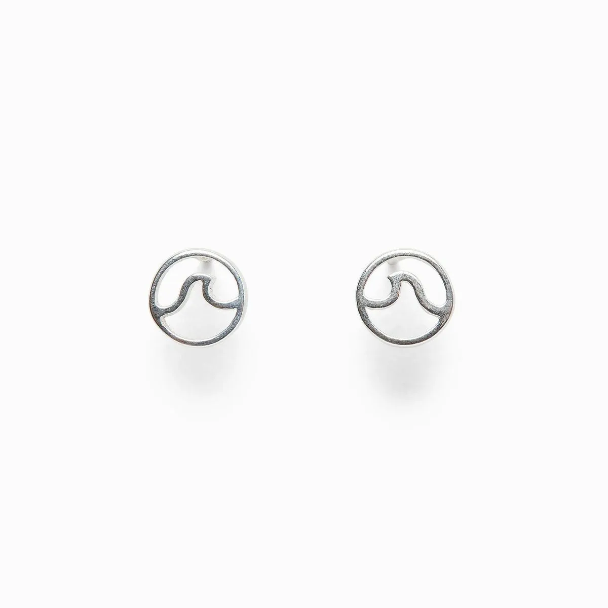 Pura Vida Circle Wave Stud Earrings
