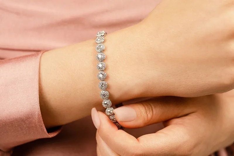 Round Halo Diamond Bracelet with 5.37 ct.(finished) 1mm, 3.2mm