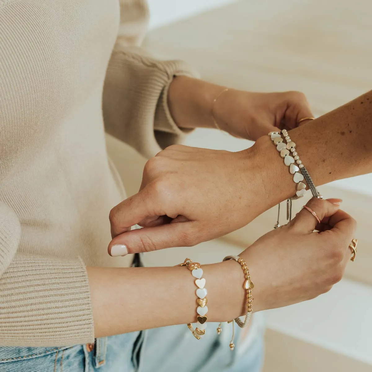Sisters of the Heart Bracelet/Silver/White