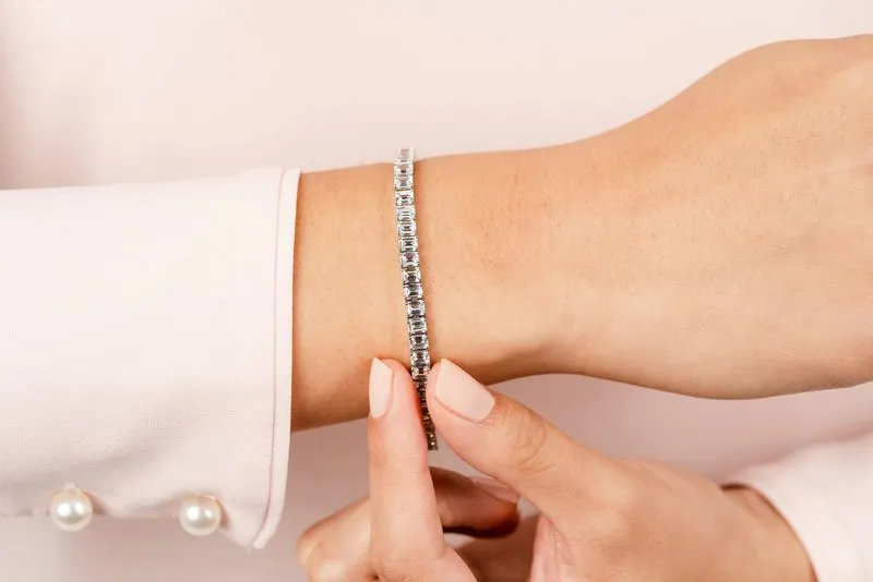 Sparkling Emerald Cut Lab-Grown Diamond Bracelet with 11.40 ct.(finished) 3.8x2.8mm