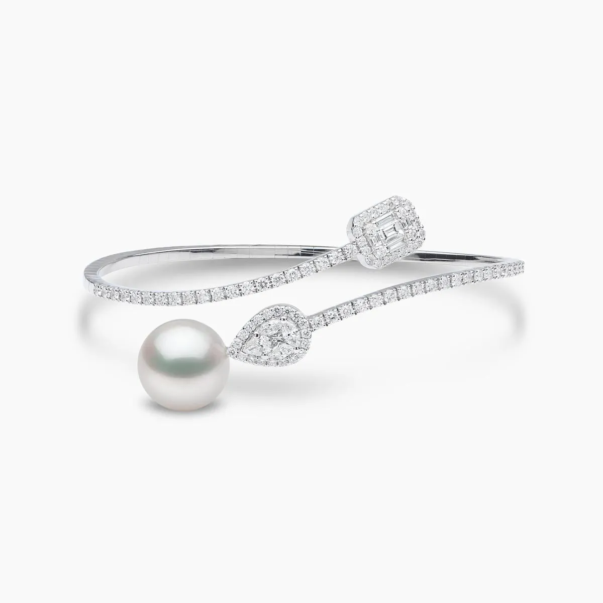 Starlight 18K Gold Pearl and Pear Diamond Bangle
