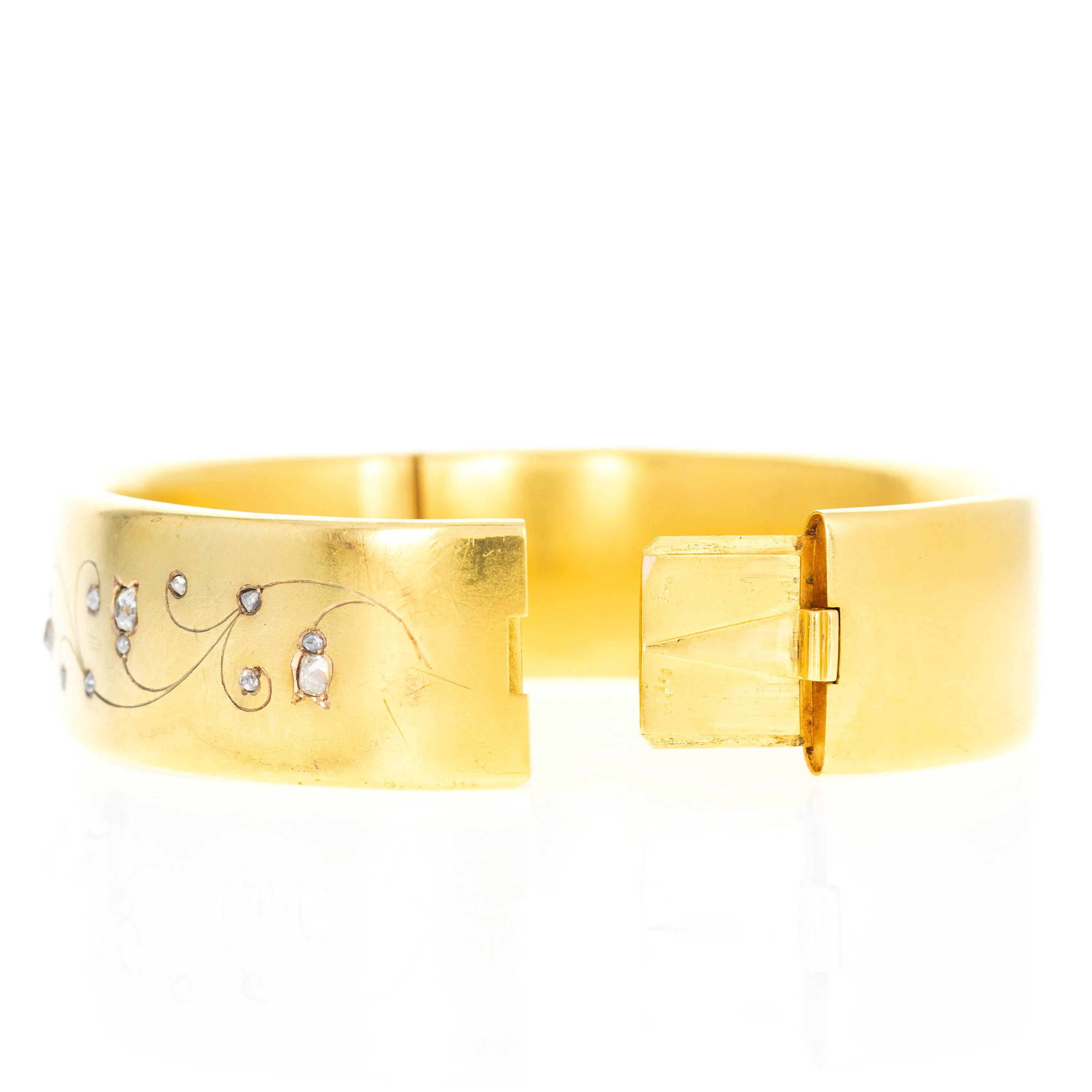 Victorian 18K Yellow Gold 0.75 Carat Rose Cut Diamond Brushed Bangle
