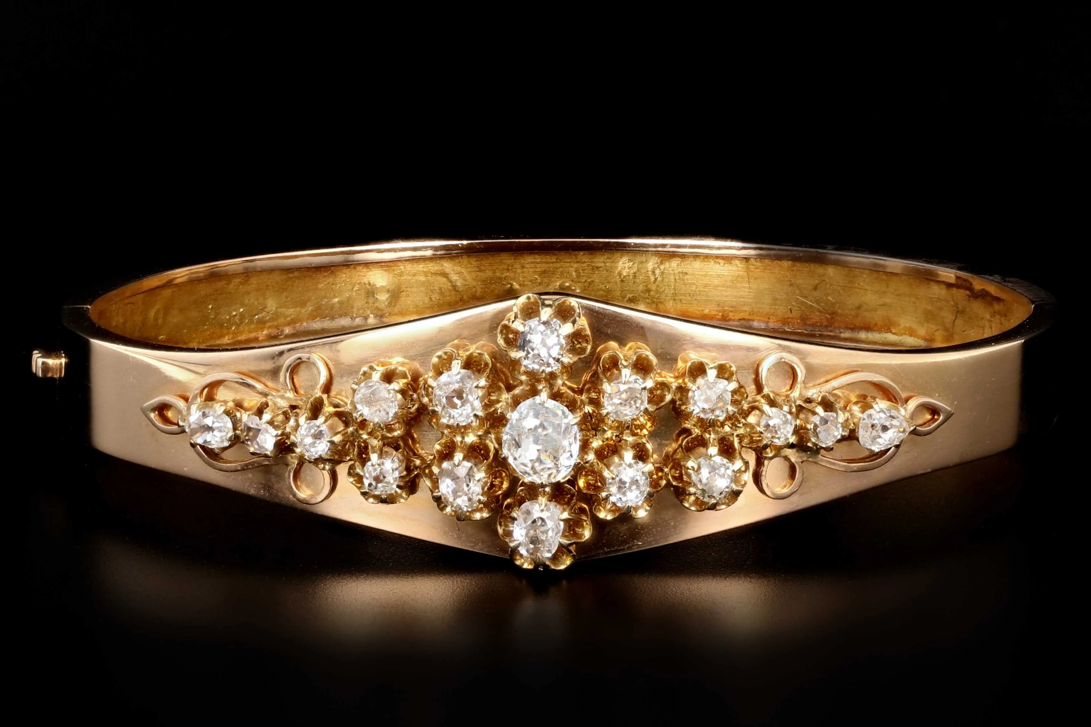 Victorian 18K Yellow Gold .6 Carat Old Mine Cut Diamond Bangle