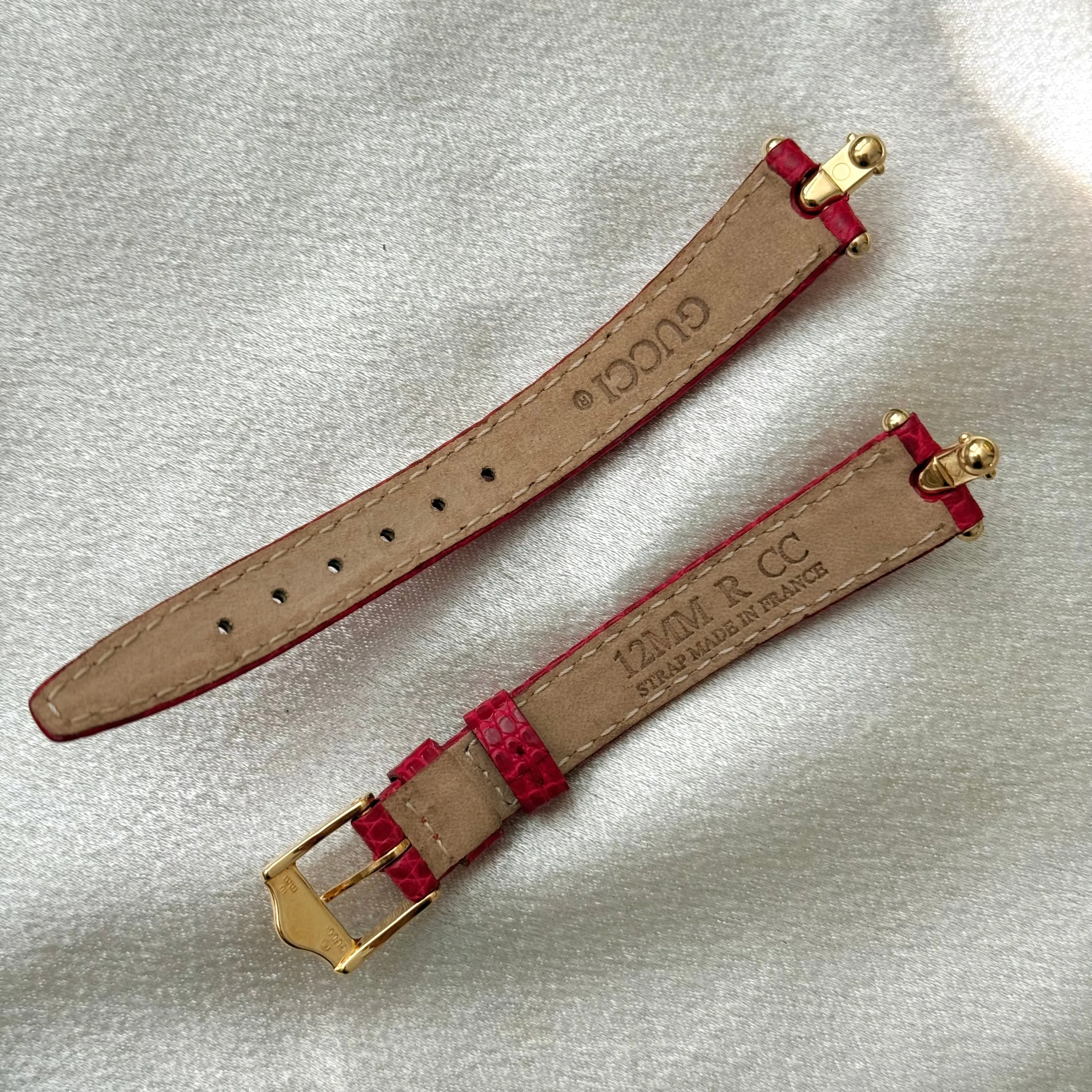 VINTAGE GUCCI INTERCHANGEABLE LEATHER WATCH