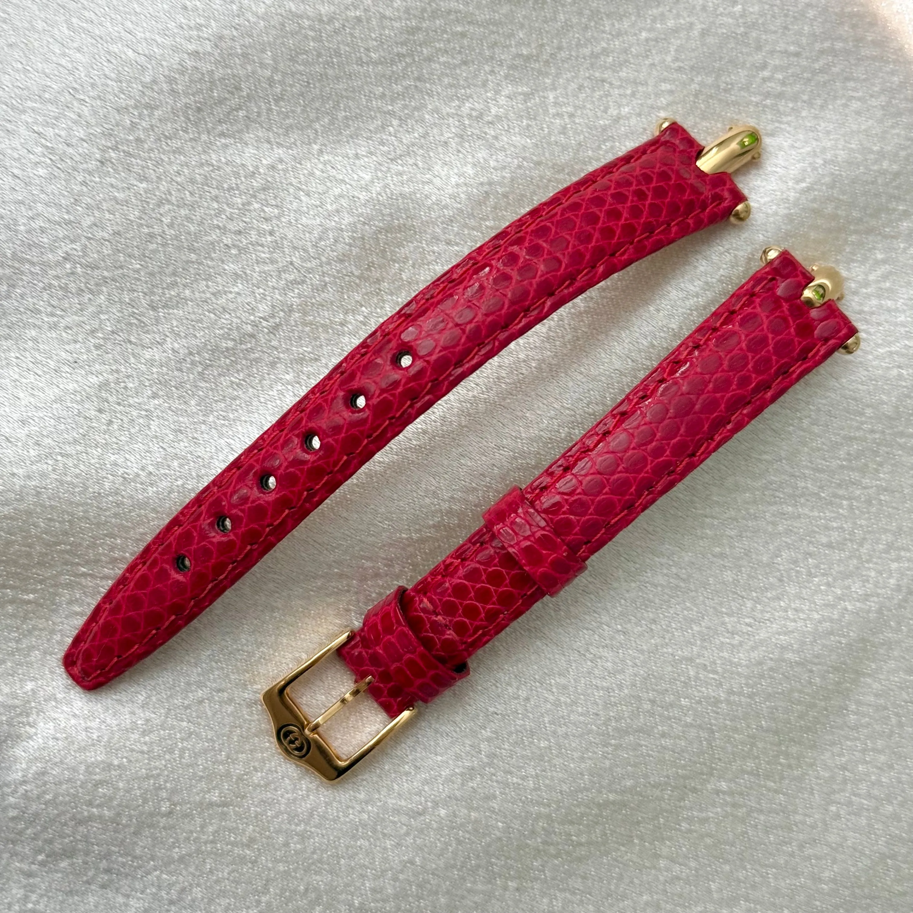 VINTAGE GUCCI INTERCHANGEABLE LEATHER WATCH