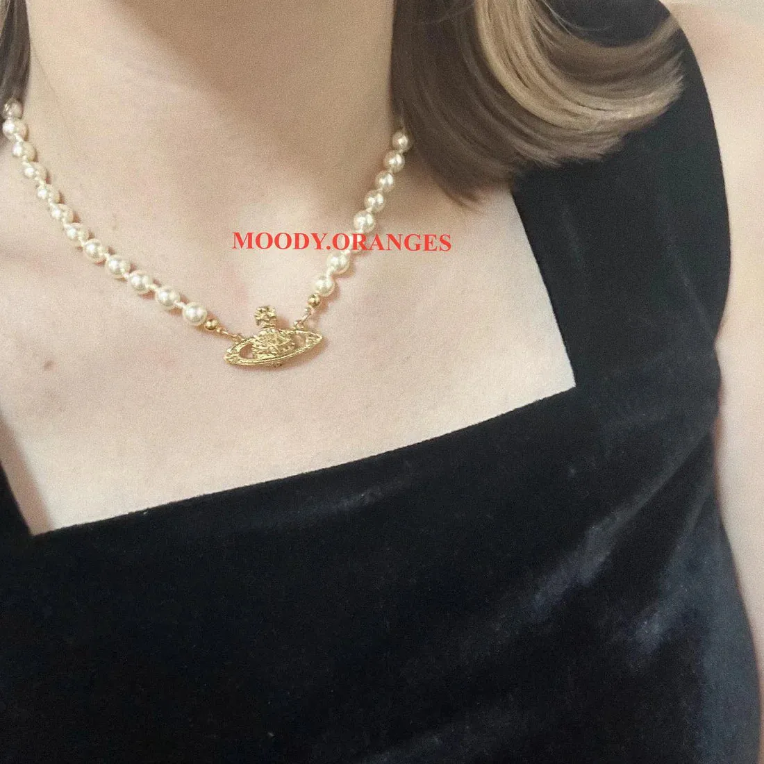 Vivienne Westwood Mini Bas Relief Pearl Accessories