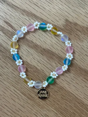 White Flower & Pearl Beaded Bracelet with Beaded Accents